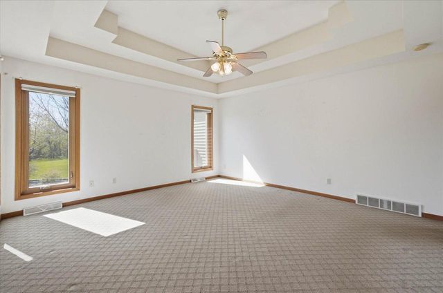 437 Emerald Hills DRIVE, Fredonia, WI 53021