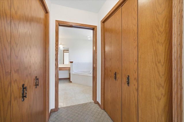 437 Emerald Hills DRIVE, Fredonia, WI 53021