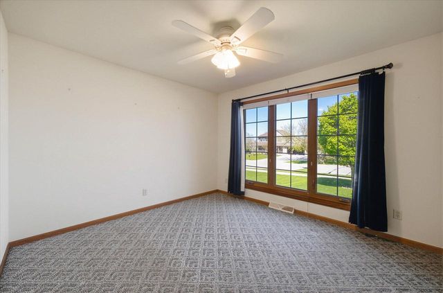437 Emerald Hills DRIVE, Fredonia, WI 53021
