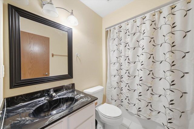 437 Emerald Hills DRIVE, Fredonia, WI 53021