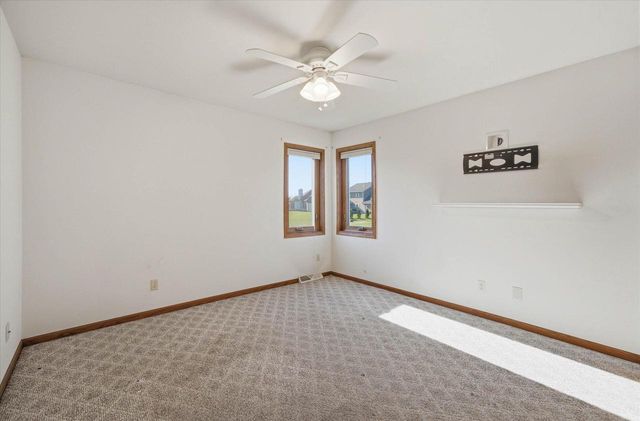 437 Emerald Hills DRIVE, Fredonia, WI 53021