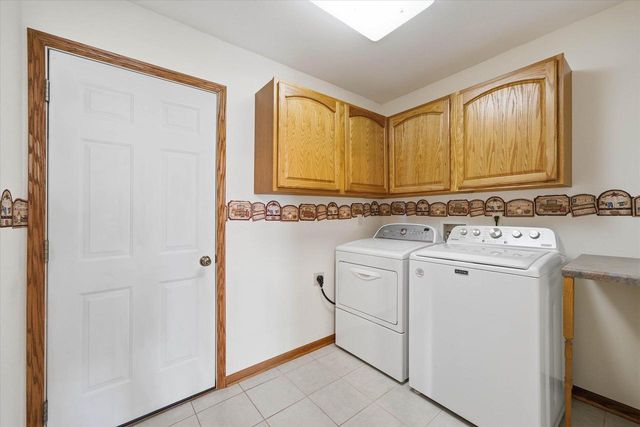 437 Emerald Hills DRIVE, Fredonia, WI 53021