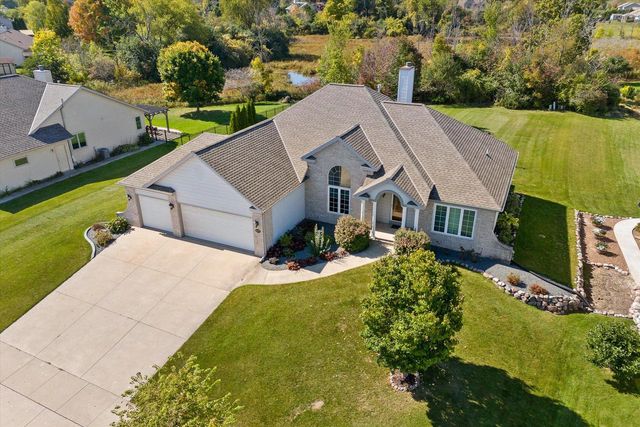 437 Emerald Hills DRIVE, Fredonia, WI 53021
