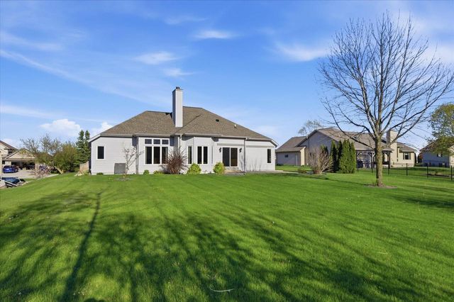 437 Emerald Hills DRIVE, Fredonia, WI 53021