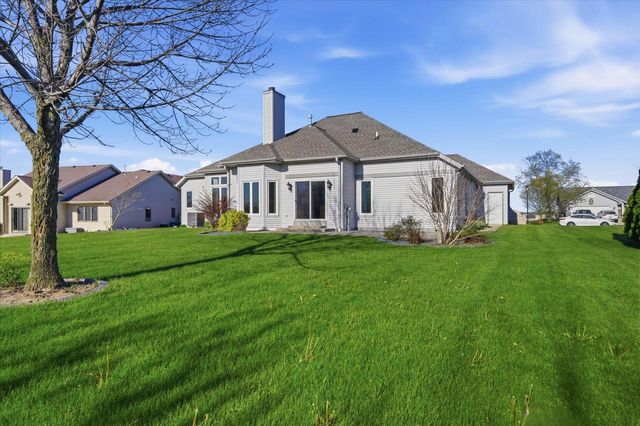 437 Emerald Hills DRIVE, Fredonia, WI 53021