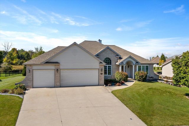 437 Emerald Hills DRIVE, Fredonia, WI 53021