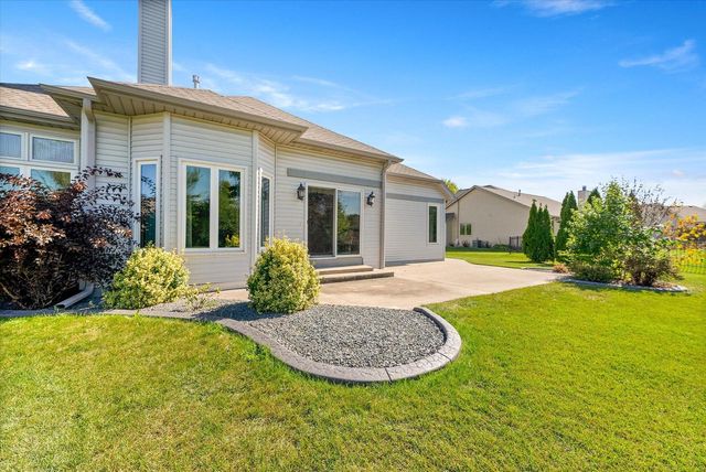 437 Emerald Hills DRIVE, Fredonia, WI 53021
