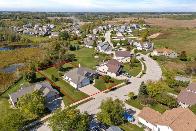437 Emerald Hills DRIVE, Fredonia, WI 53021