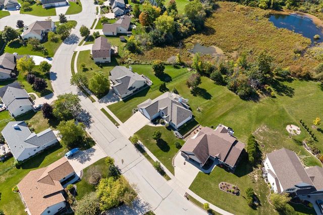 437 Emerald Hills DRIVE, Fredonia, WI 53021