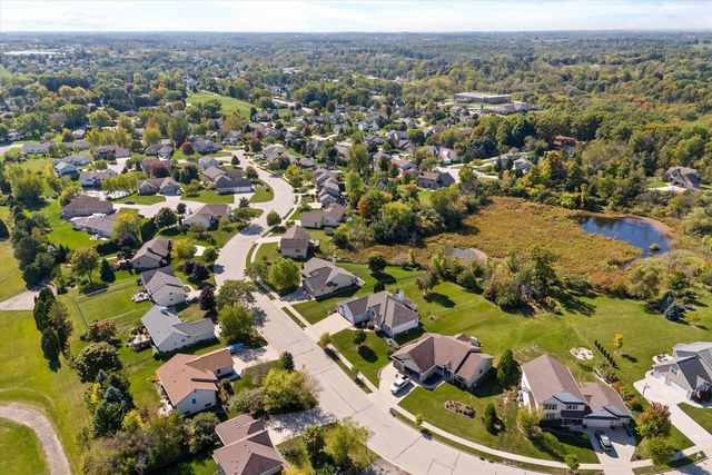 437 Emerald Hills DRIVE, Fredonia, WI 53021