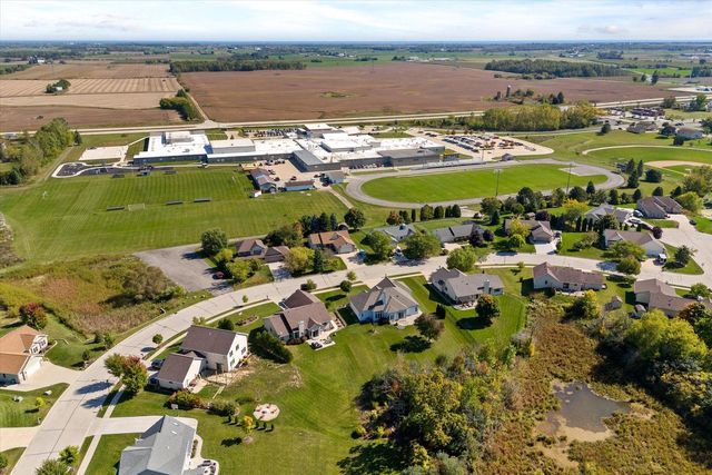 437 Emerald Hills DRIVE, Fredonia, WI 53021