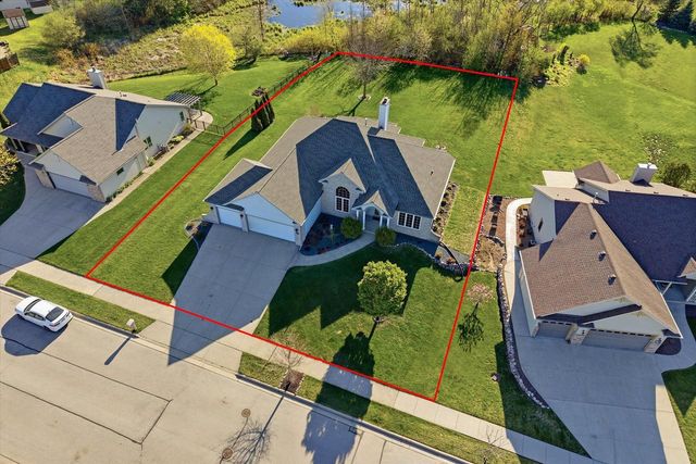 437 Emerald Hills DRIVE, Fredonia, WI 53021