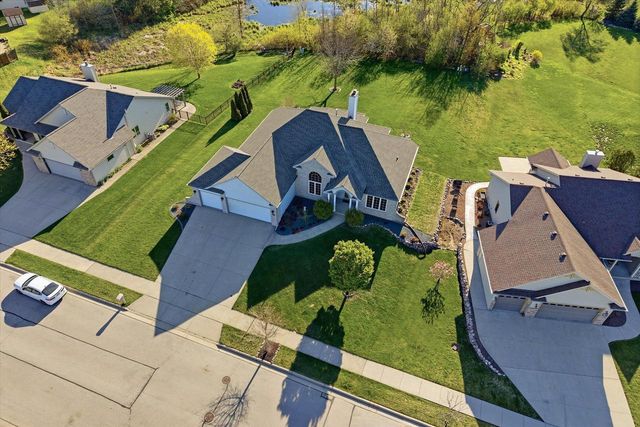 437 Emerald Hills DRIVE, Fredonia, WI 53021