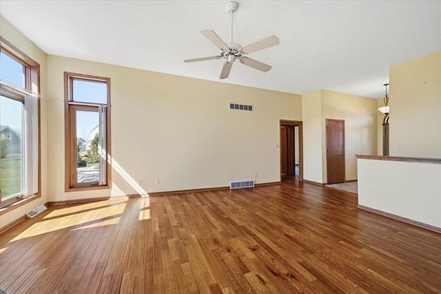 437 Emerald Hills DRIVE, Fredonia, WI 53021