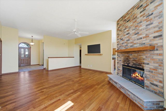 437 Emerald Hills DRIVE, Fredonia, WI 53021