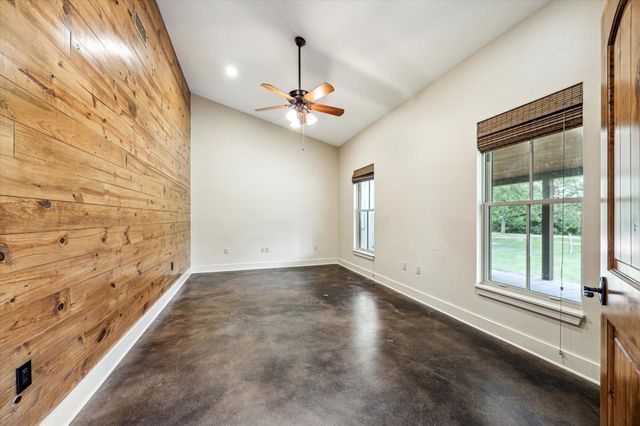 1661 Guenther Road, La Grange, TX 78945