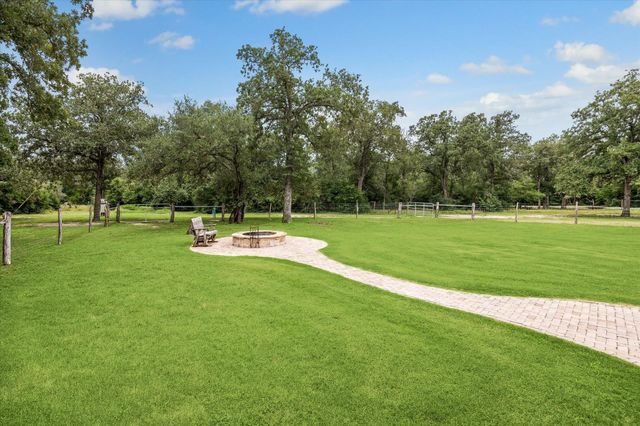 1661 Guenther Road, La Grange, TX 78945