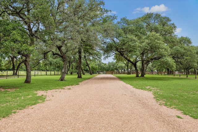 1661 Guenther Road, La Grange, TX 78945