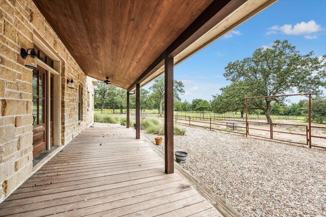 1661 Guenther Road, La Grange, TX 78945