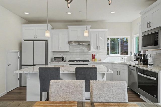 13871 Petersen Ranch Dr, Pine Grove, CA 95665