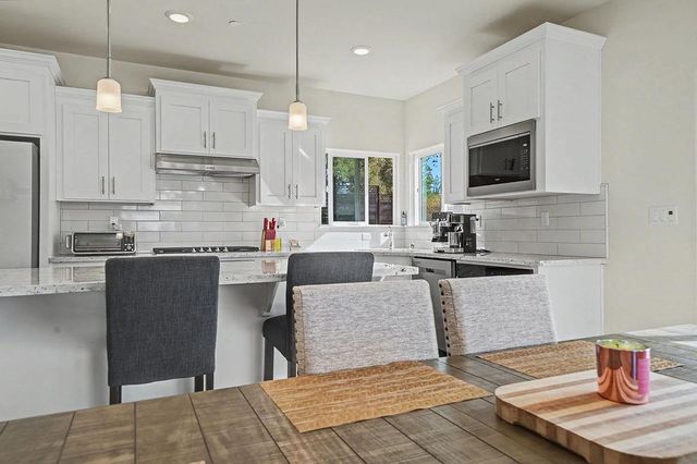 13871 Petersen Ranch Dr, Pine Grove, CA 95665