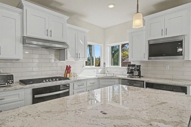 13871 Petersen Ranch Dr, Pine Grove, CA 95665