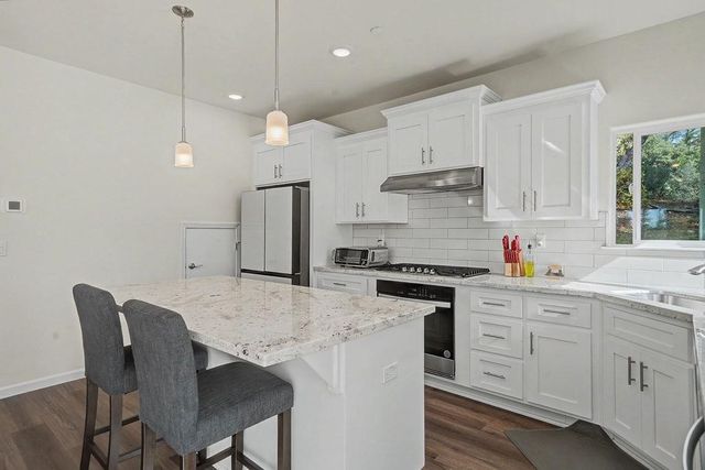 13871 Petersen Ranch Dr, Pine Grove, CA 95665