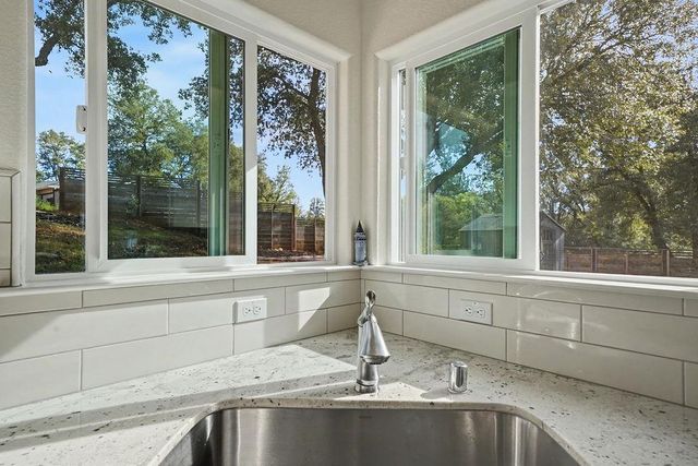 13871 Petersen Ranch Dr, Pine Grove, CA 95665