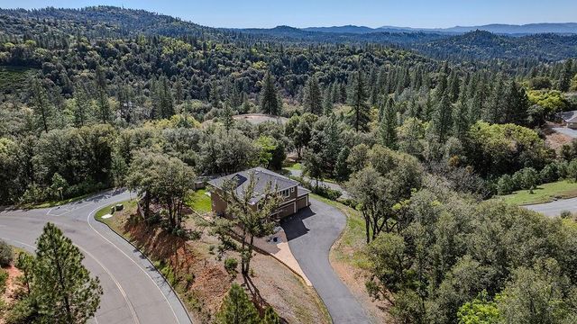 13871 Petersen Ranch Dr, Pine Grove, CA 95665