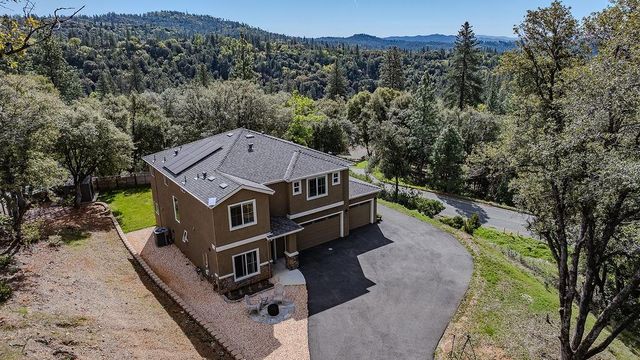 13871 Petersen Ranch Dr, Pine Grove, CA 95665