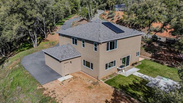 13871 Petersen Ranch Dr, Pine Grove, CA 95665