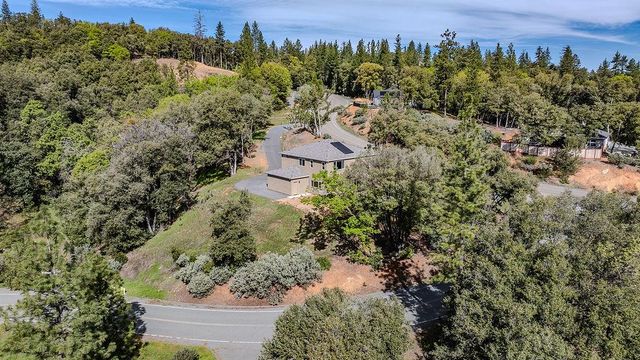 13871 Petersen Ranch Dr, Pine Grove, CA 95665