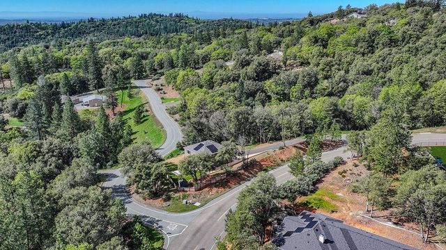 13871 Petersen Ranch Dr, Pine Grove, CA 95665