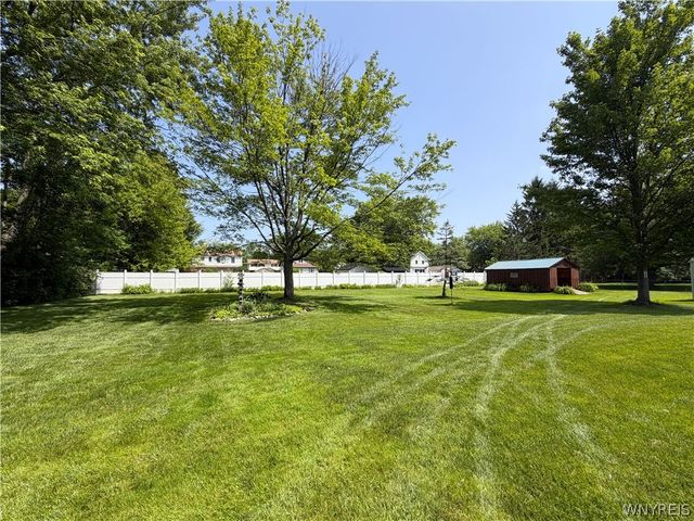 4238 Loran Avenue, Hamburg, NY 14075
