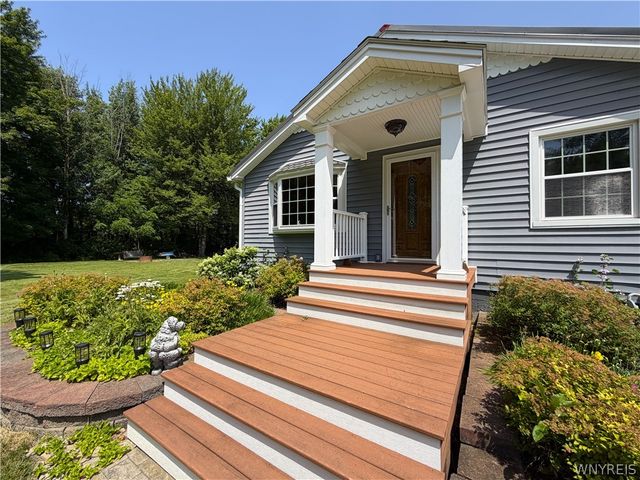 4238 Loran Avenue, Hamburg, NY 14075
