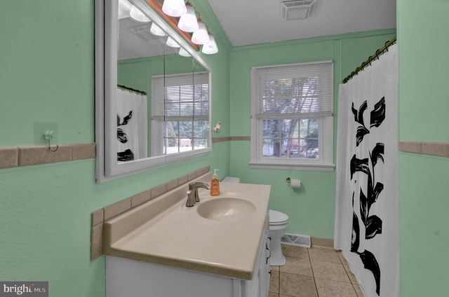 173 OLD FRIEDENSBURG RD, Reading, PA 19606