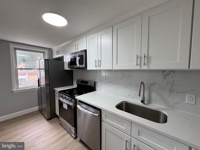 1123 TREMONT DR, Glenolden, PA 19036