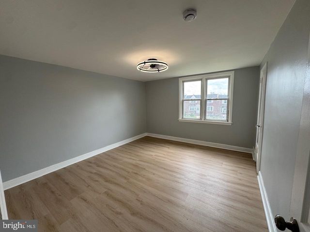 1123 TREMONT DR, Glenolden, PA 19036