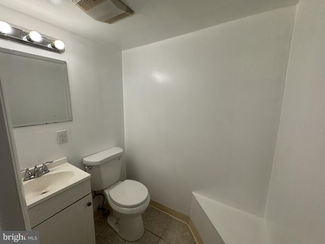 1123 TREMONT DR, Glenolden, PA 19036