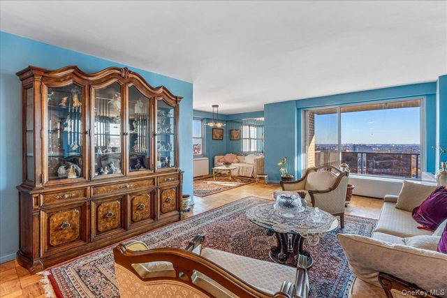 110-11 Queens Boulevard 31L, Forest Hills, NY 11375