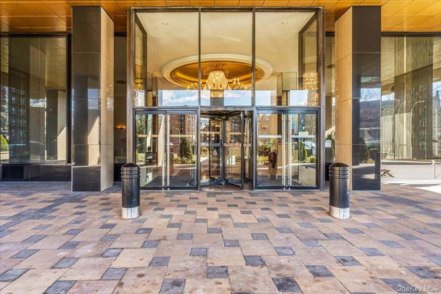 110-11 Queens Boulevard 31L, Forest Hills, NY 11375