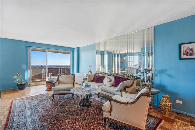 110-11 Queens Boulevard 31L, Forest Hills, NY 11375