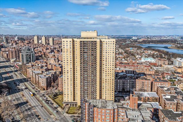 110-11 Queens Boulevard 31L, Forest Hills, NY 11375