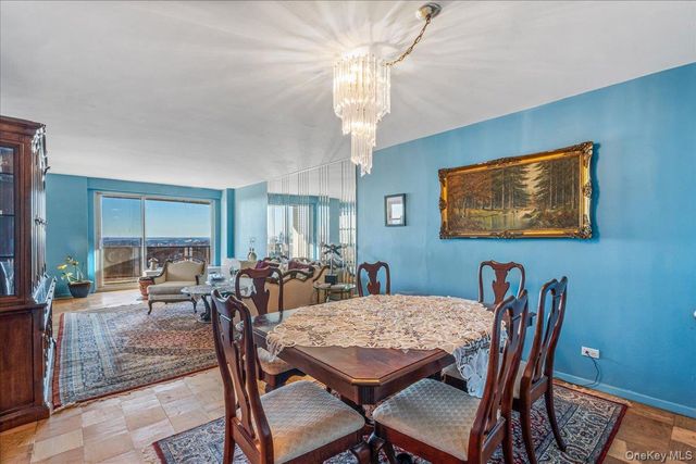 110-11 Queens Boulevard 31L, Forest Hills, NY 11375