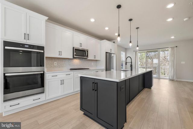 2132 PEACE LILY LN, Frederick, MD 21702