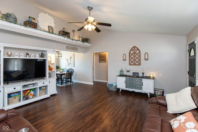 1838 Richards Drive, Seymour, IN 47274