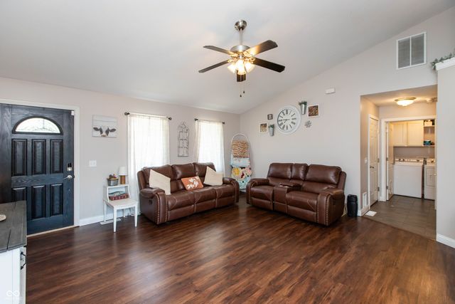 1838 Richards Drive, Seymour, IN 47274