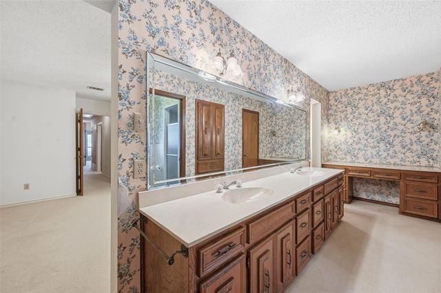 904 Shelley Drive, Arlington, TX 76012