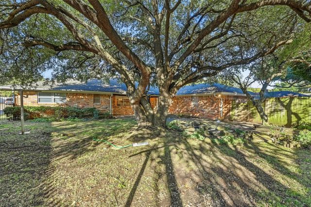 904 Shelley Drive, Arlington, TX 76012