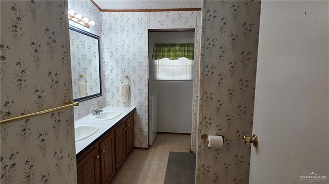 2400 Bobolink W Circle, Palmview, TX 78572